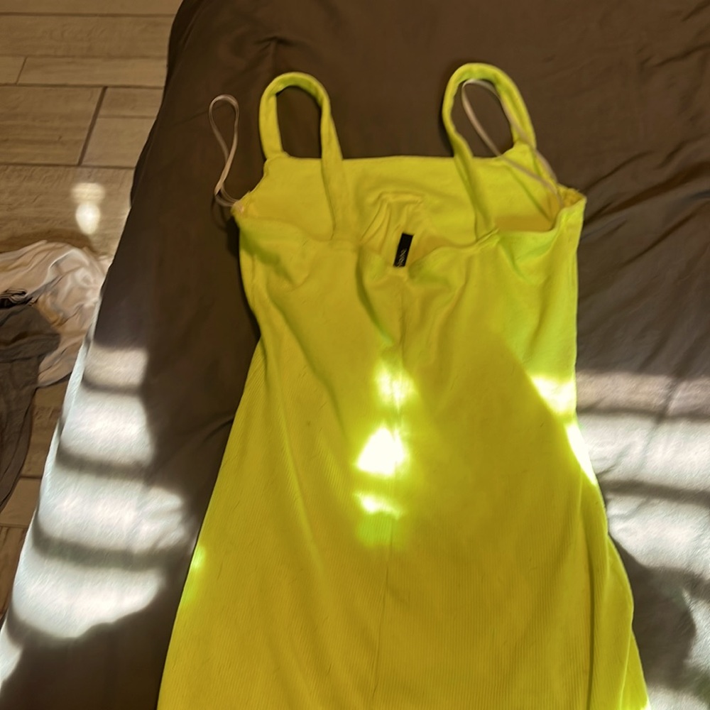 Casual yellow/green dress